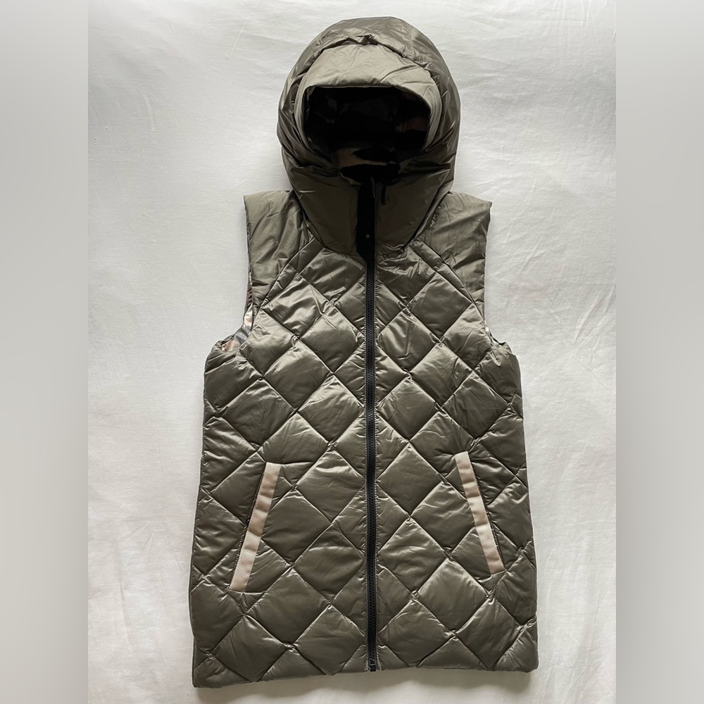 lululemon The Fluffiest Vest - REVERSIBLE! - Picture 6 of 15